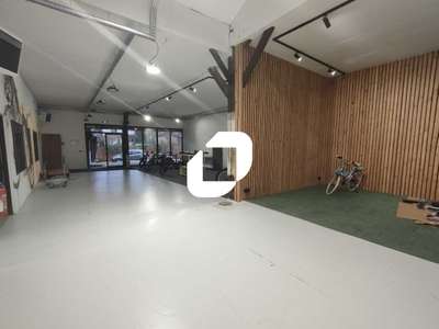 A louer Local d'activité 672m² Versailles