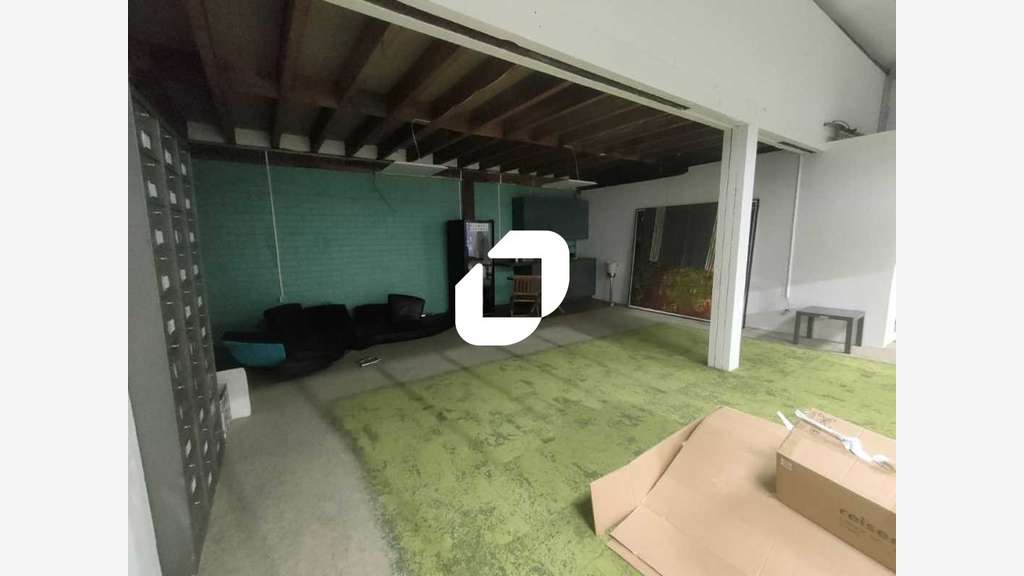 A louer Local d'activité 672m² Versailles