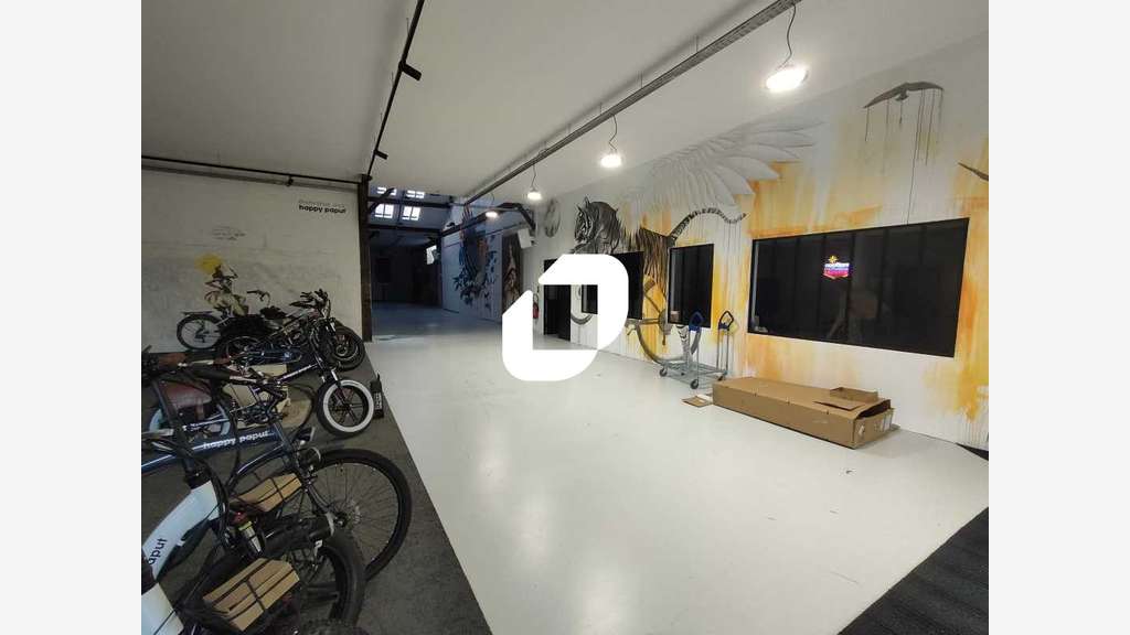 A louer Local d'activité 672m² Versailles
