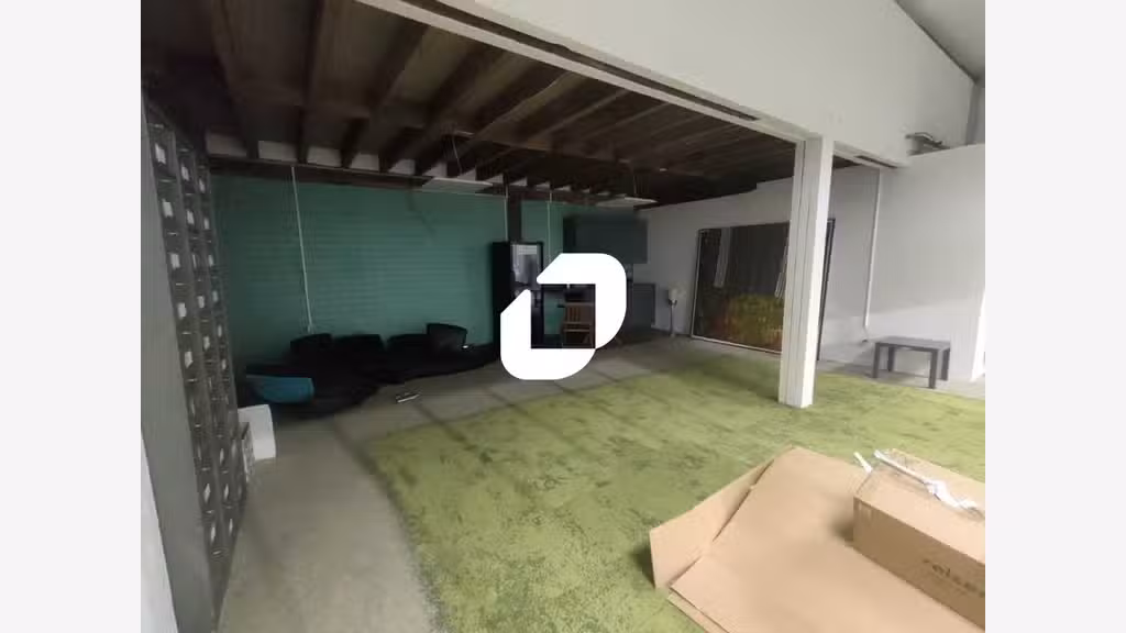 A louer Local d'activité 672m² Versailles