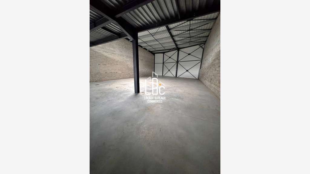 Location local pro 254m² zone d'activités Vertou
