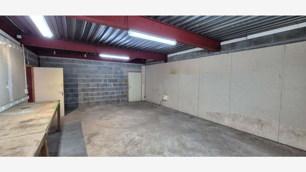 A louer entrepôt 190m² Vertou zone de la Vertonne
