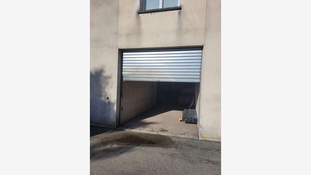 A louer entrepôt 190m² Vertou zone de la Vertonne