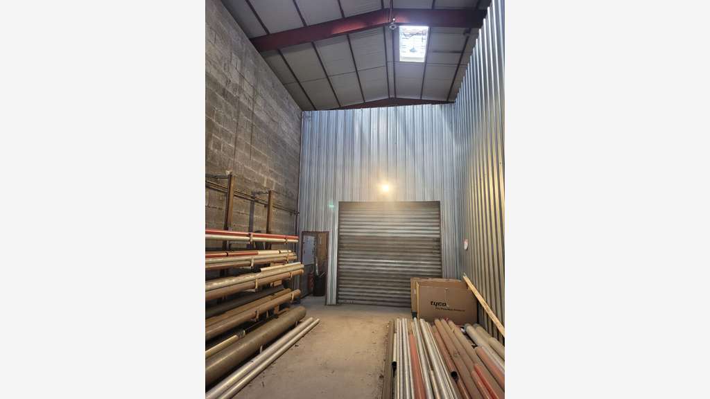A louer entrepôt 190m² Vertou zone de la Vertonne