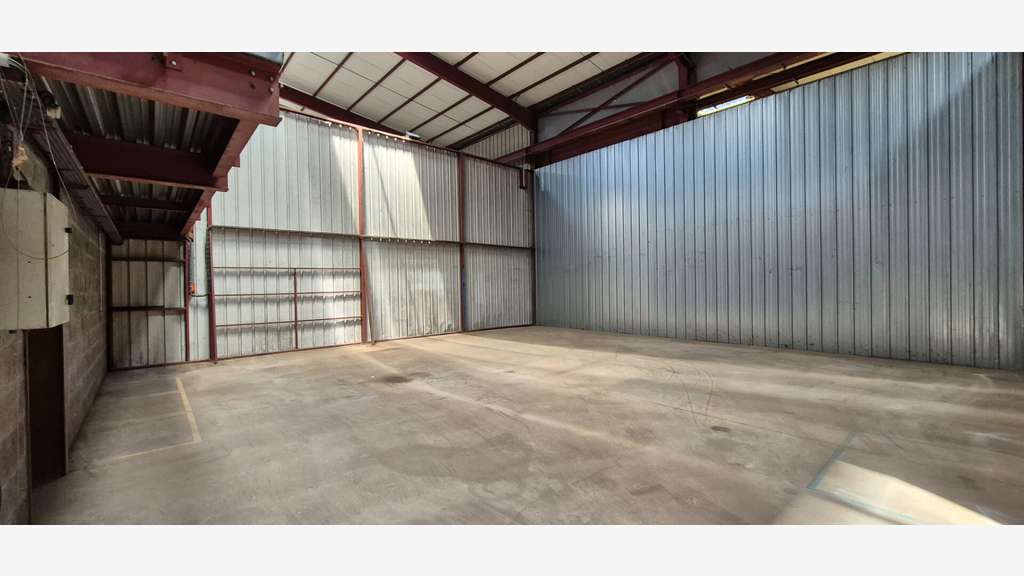 A louer entrepôt 190m² Vertou zone de la Vertonne