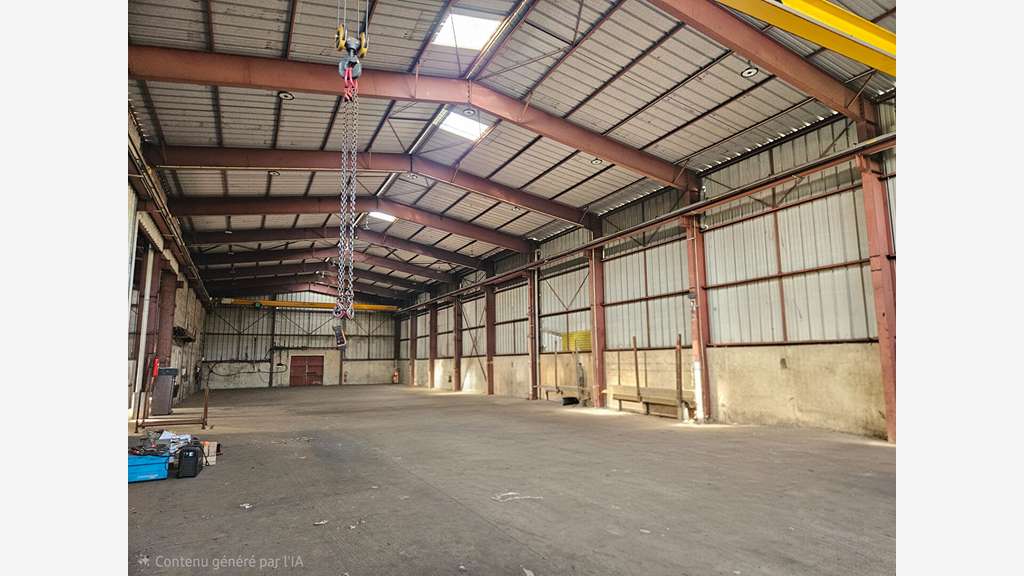 A louer local 1680m² sur axe principal de Vertou