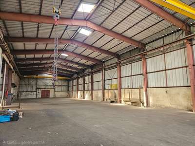 A louer local 1680m² sur axe principal de Vertou