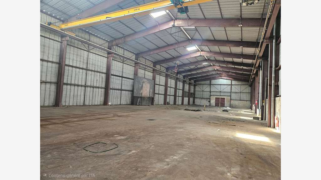 A louer local 1680m² sur axe principal de Vertou