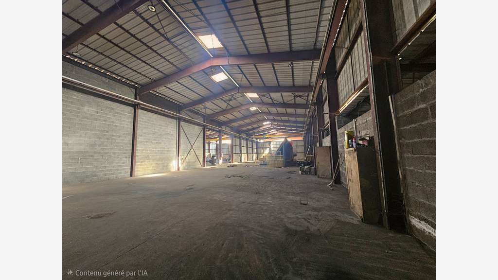 A louer local 1680m² sur axe principal de Vertou