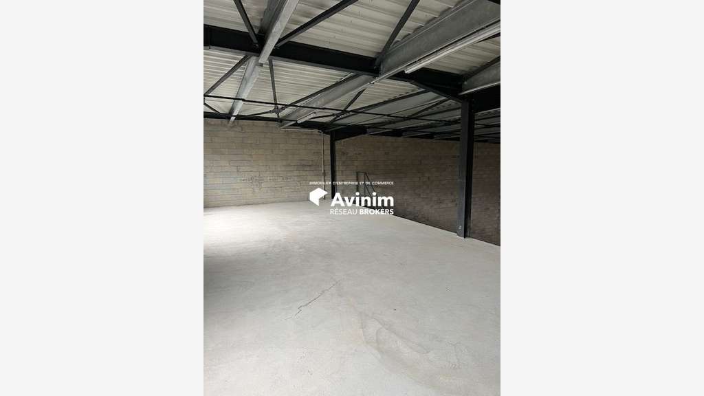 Locaux d'activité neufs 320m² à louer à Vertou