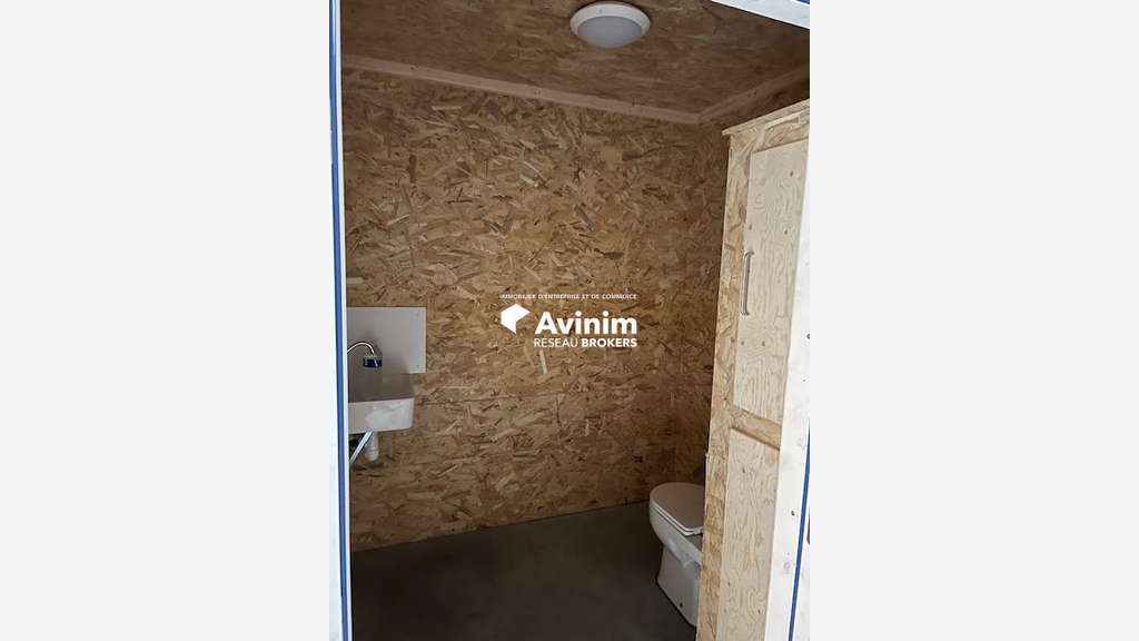Locaux d'activité neufs 320m² à louer à Vertou