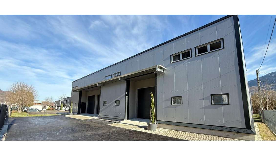 Location local récent 148m² à Veurey-Voroize