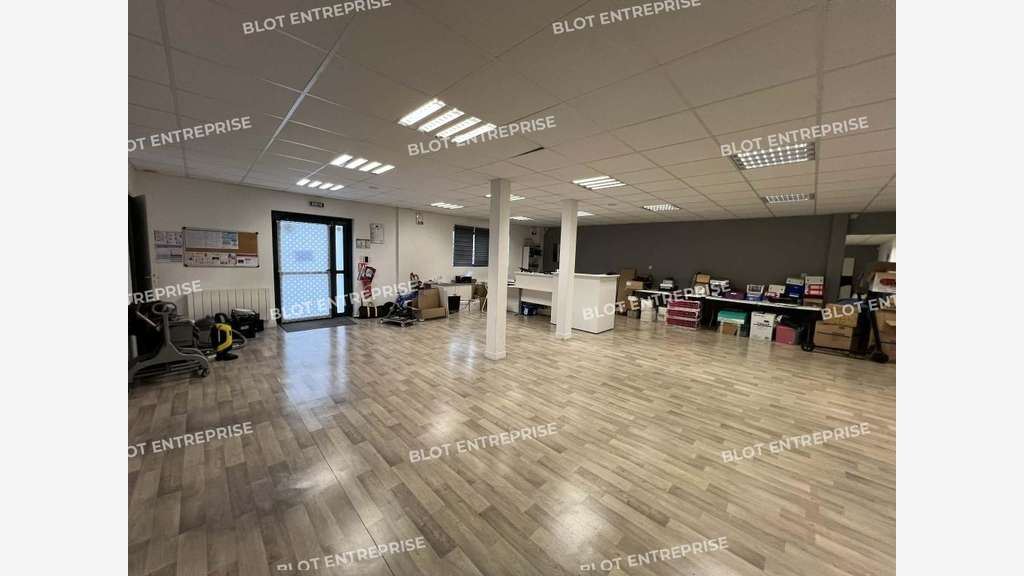 A louer cellule d'activités 150m² Vezin-le-Coquet