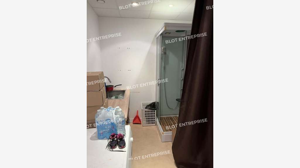 A louer cellule d'activités 150m² Vezin-le-Coquet