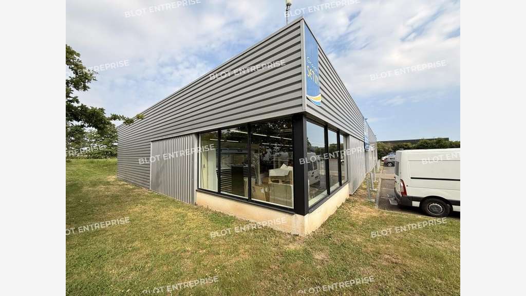A LOUER EN CO-EXCLUSIVITE - LOCAL D'ACTIVITES -