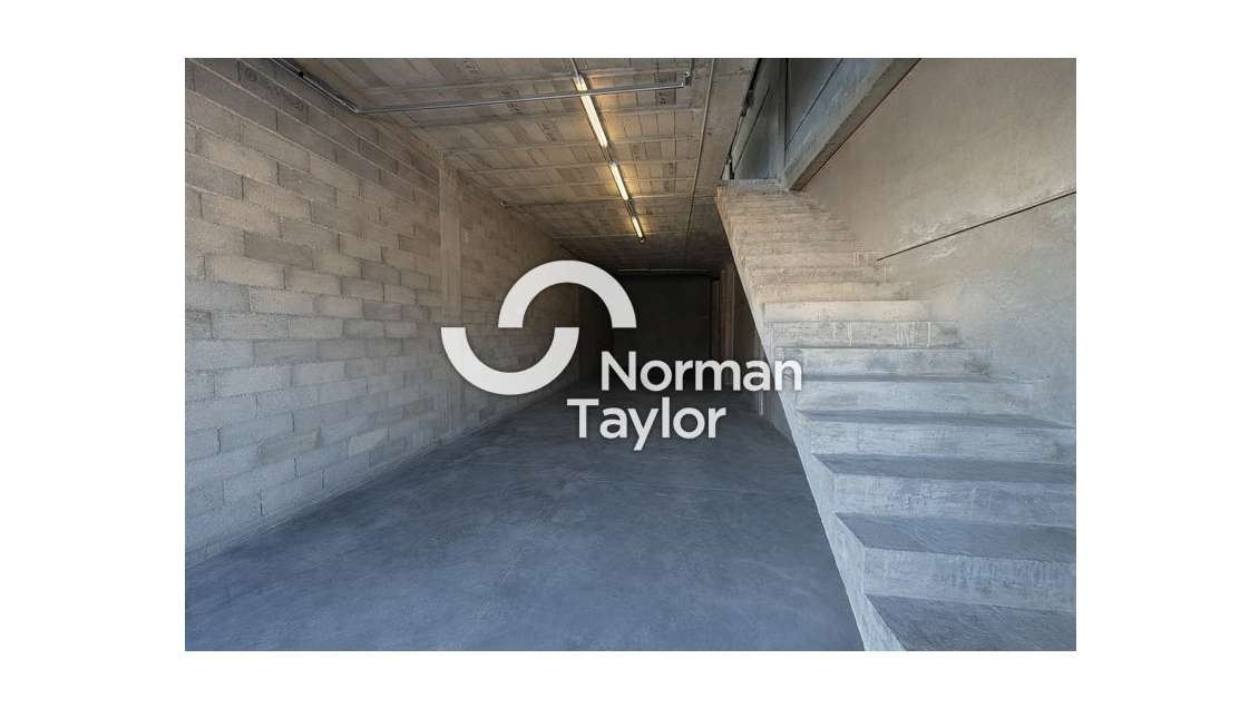 Local d'activité 160m² à louer à Vic-la-Gardiole