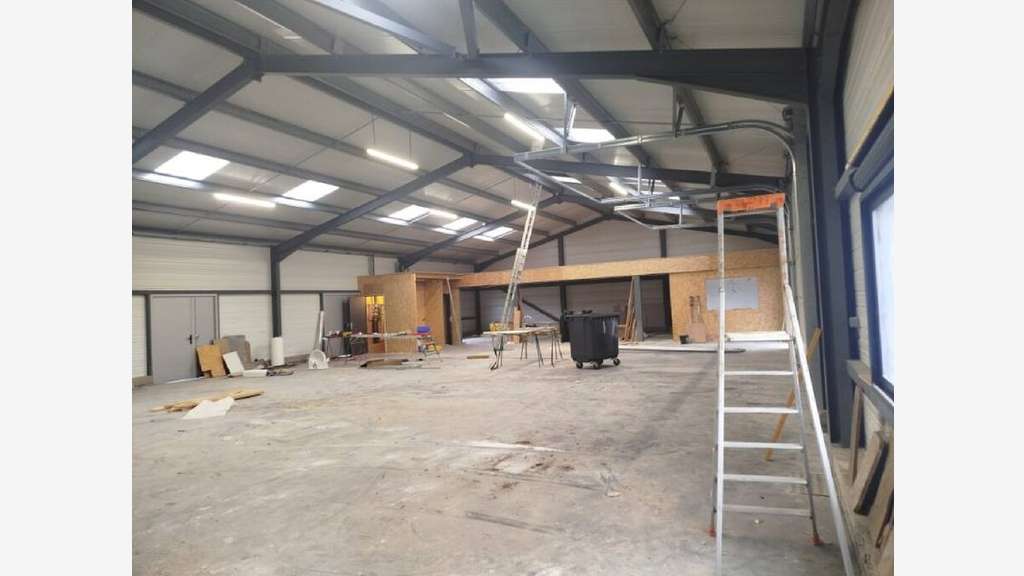 À louer – Local d'activités de 336 m² à Vierzon – 