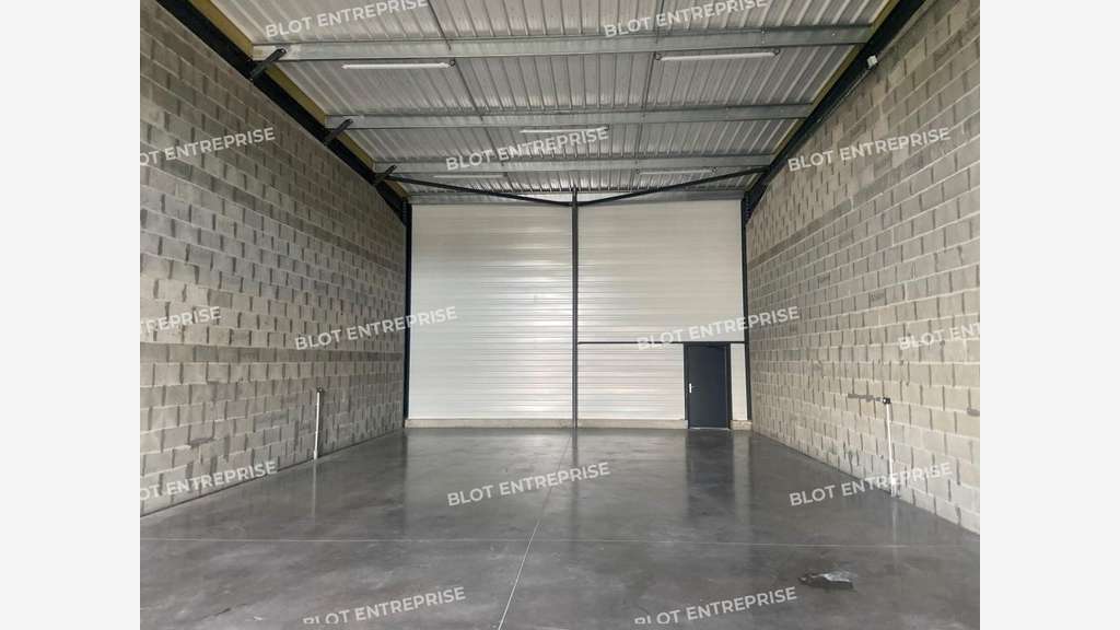 A louer locaux d'activités 182m² ZI de Vigneux