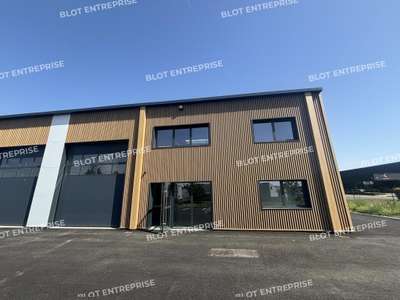 À LOUER - LOCAUX D'ACTIVITÉS - 349 M² - VIGNEUX DE