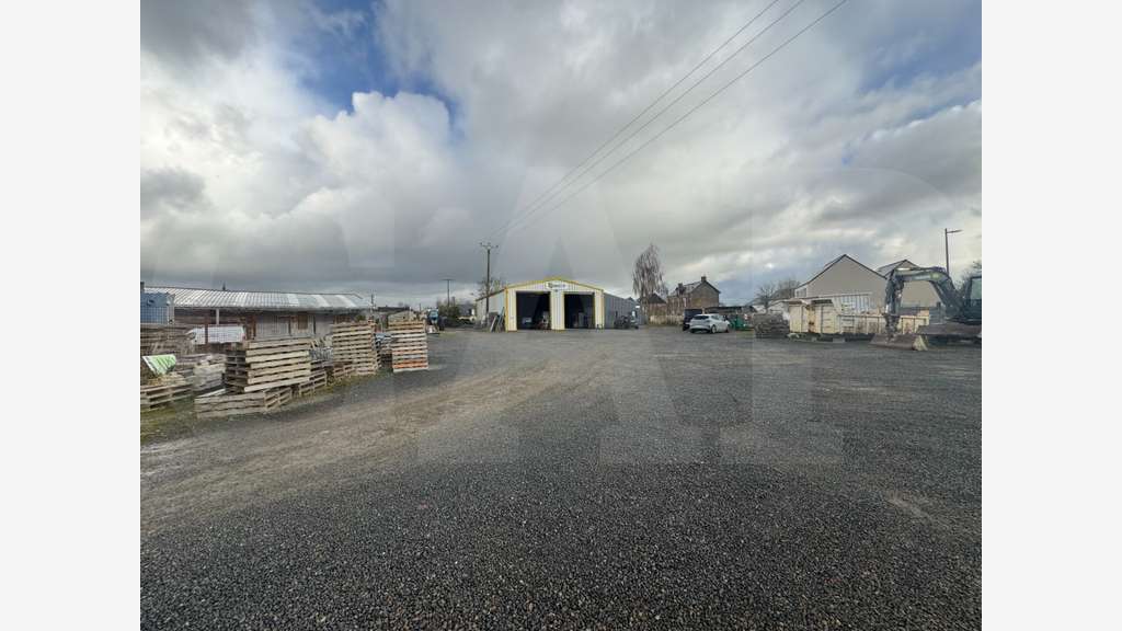 A louer Opportunité Locative 312m² à Vignoc