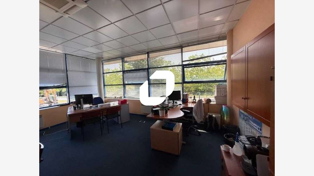 A louer Local d'activité 867m² Vigny