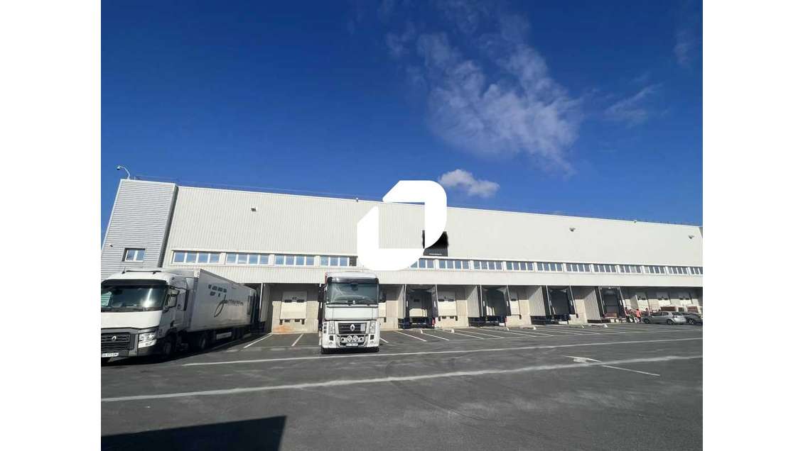 A louer Local d'activité 6152m² Villabe