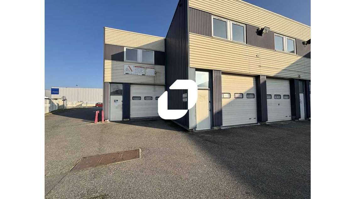 A louer Local d'activité 282m² Villabe