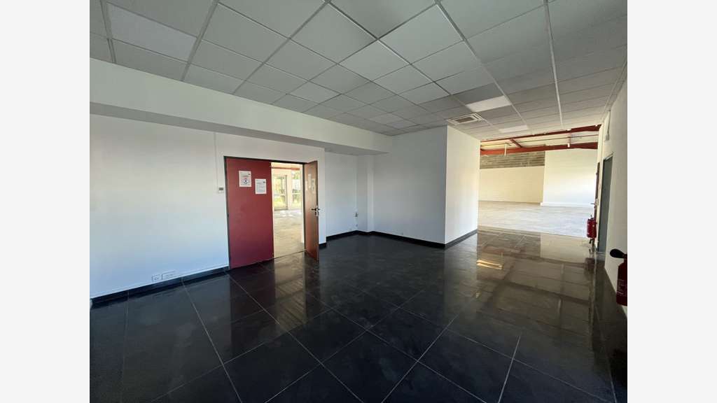 Local d'activité 650m² à louer Villebon-sur-Yvette