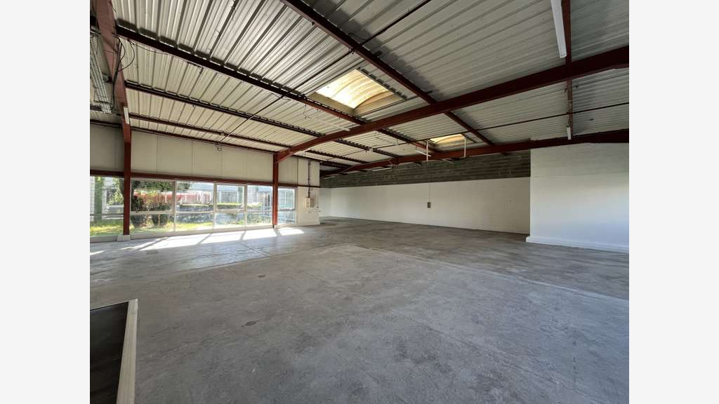 Local d'activité 650m² à louer Villebon-sur-Yvette