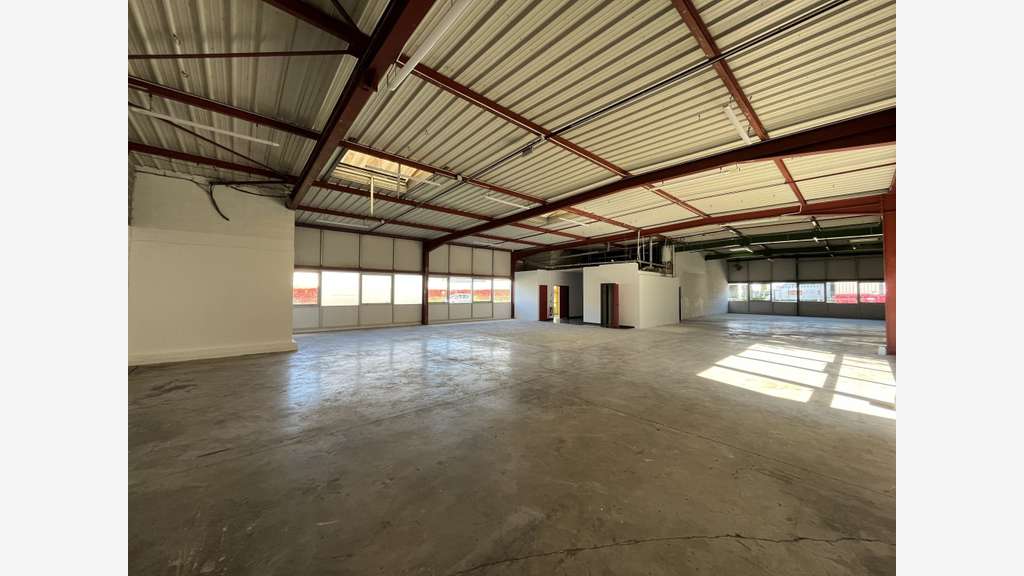 Local d'activité 650m² à louer Villebon-sur-Yvette
