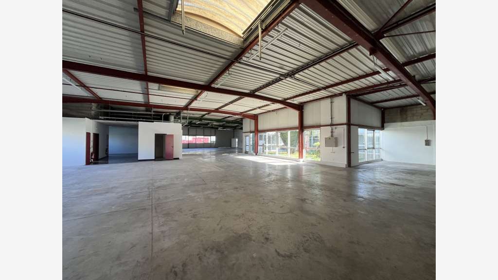 Local d'activité 650m² à louer Villebon-sur-Yvette
