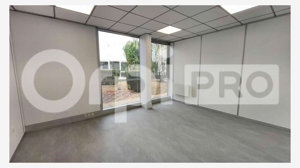 A louer local d'activité 650m² ZA Courtaboeuf