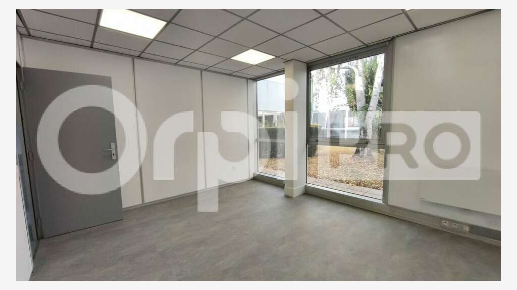 A louer local d'activité 650m² ZA Courtaboeuf