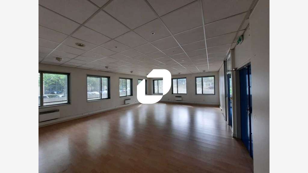 Surface de bureaux en RDC
