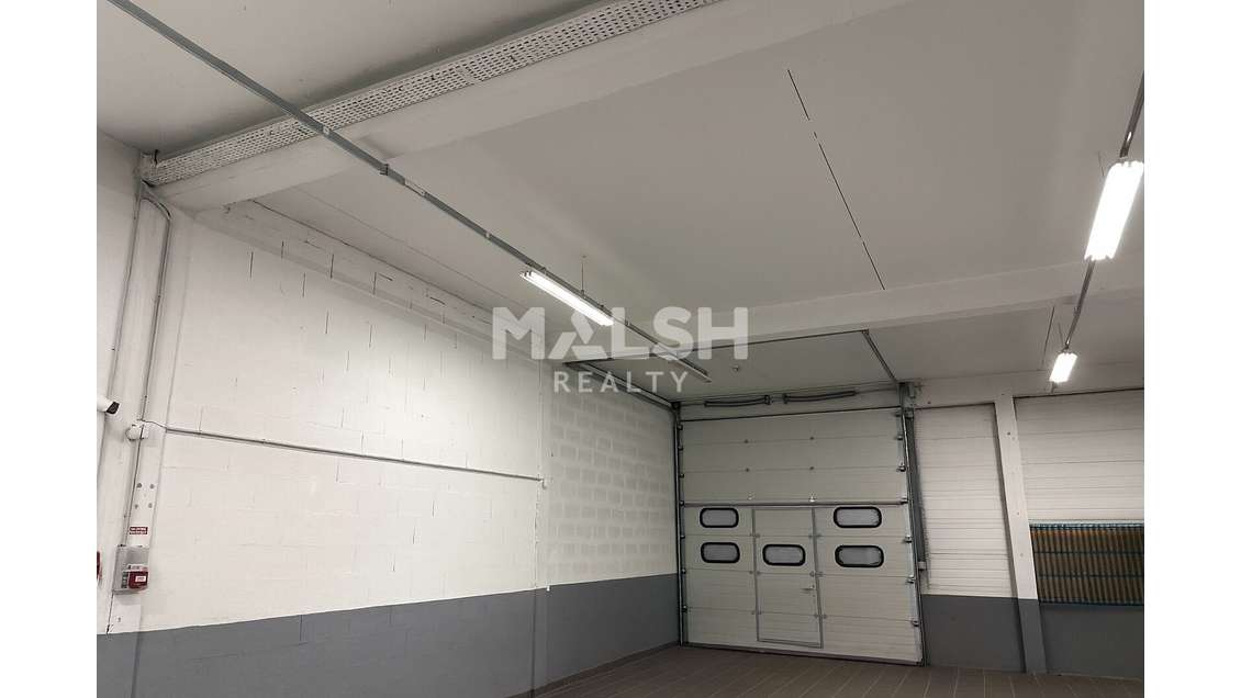 Local d'activités à louer 387m² à Villefontaine