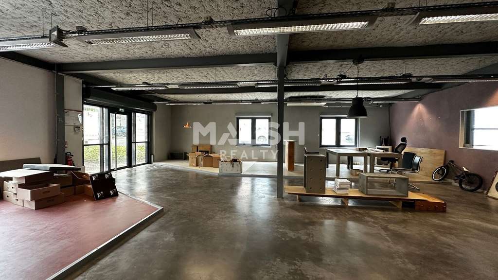 Loue local d'activités 870m² à Villefranche/Saône