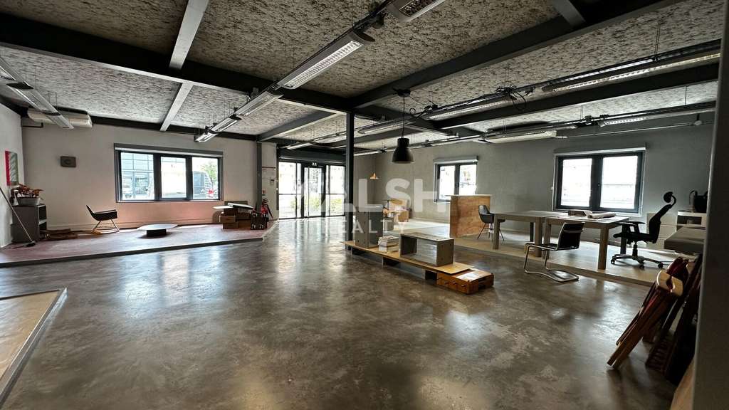 Loue local d'activités 870m² à Villefranche/Saône