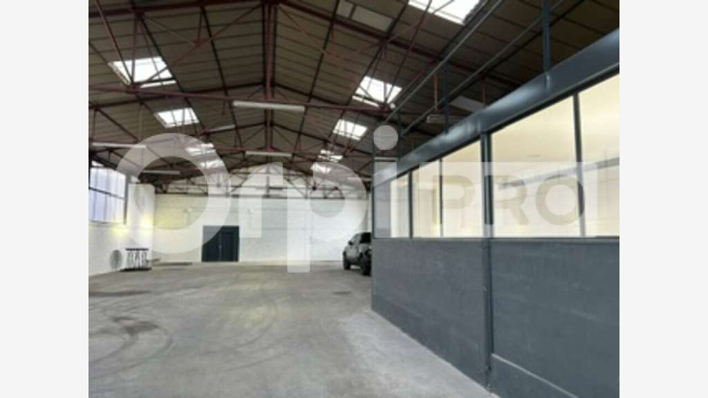 Loue local d'activité 473m² à Villefranche/Saône