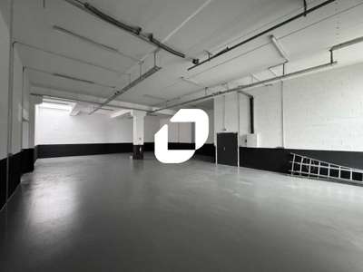 Location Locaux d'activités - Entrepôts à Villejuif