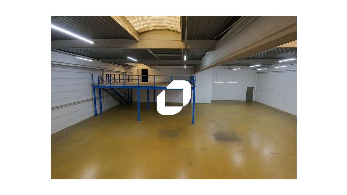 A louer Local d'activité 852m² Villejuif