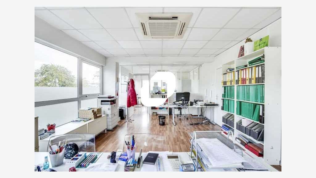 A louer Local d'activité 852m² Villejuif