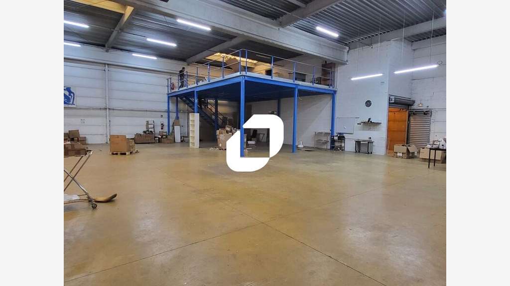 A louer Local d'activité 852m² Villejuif