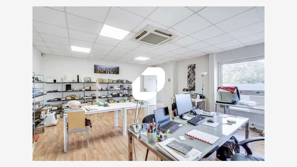 A louer Local d'activité 852m² Villejuif