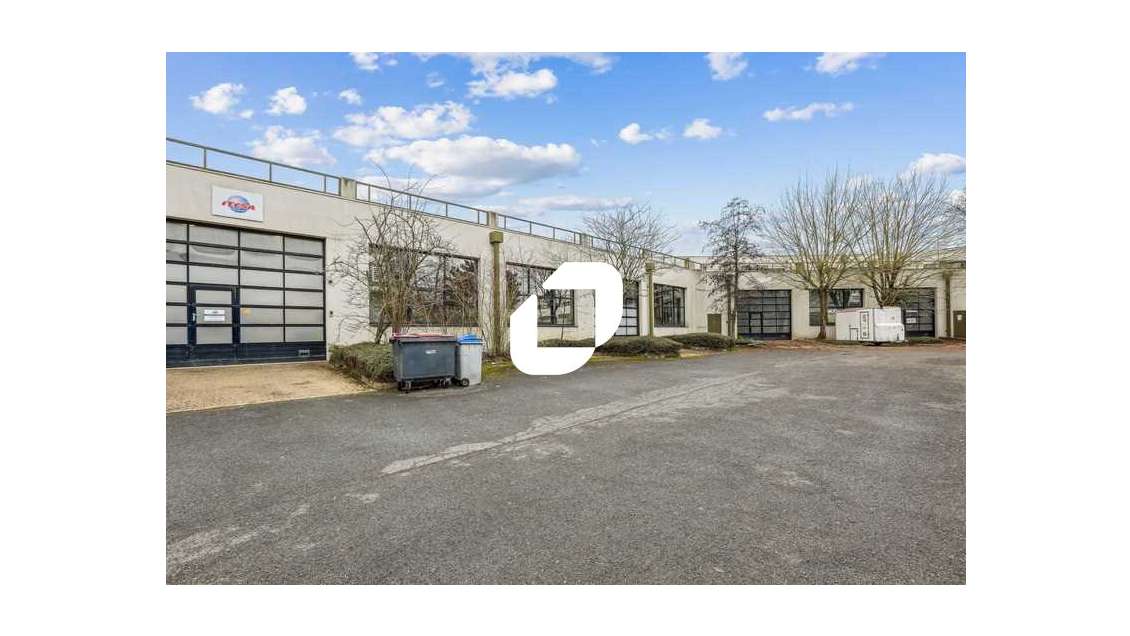 A louer Local d'activité 323m² Villejust