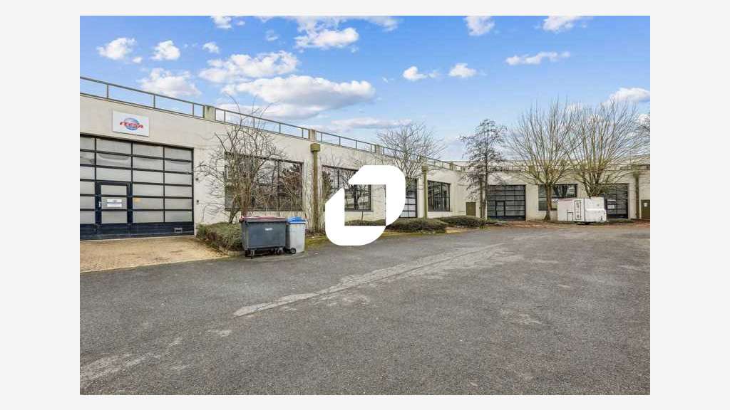 A louer Local d'activité 323m² Villejust