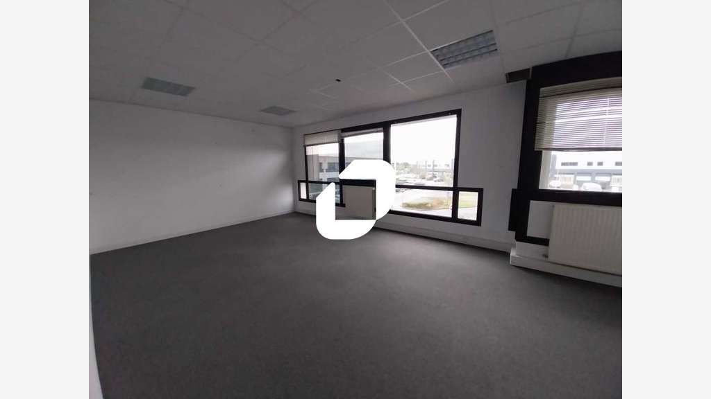 A louer Local d'activité 323m² Villejust