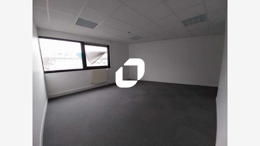 A louer Local d'activité 323m² Villejust