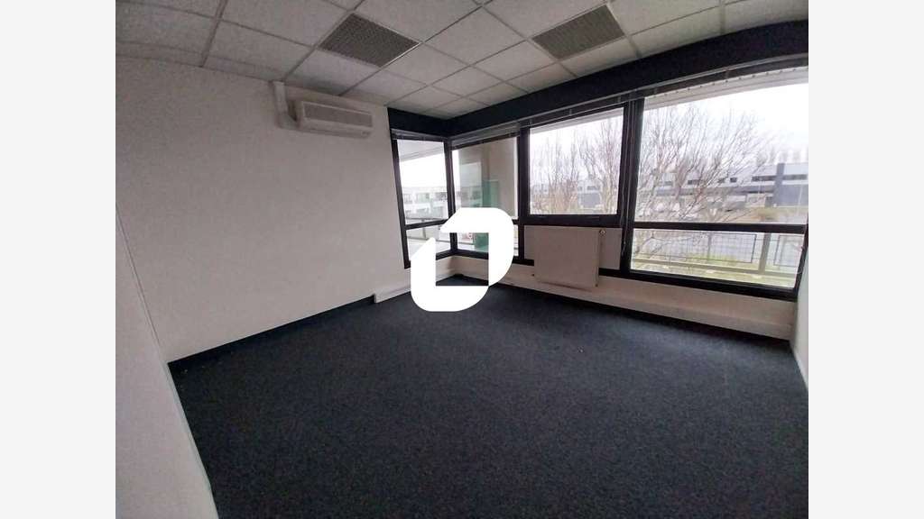 A louer Local d'activité 323m² Villejust