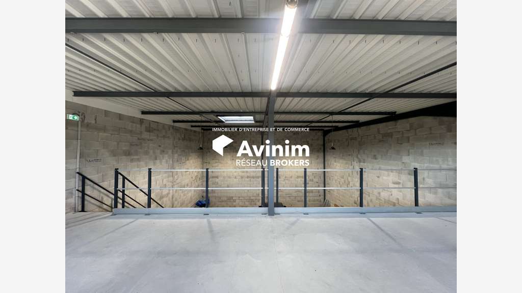 Local d'activité neuf 200m² à louer à Villemoirieu