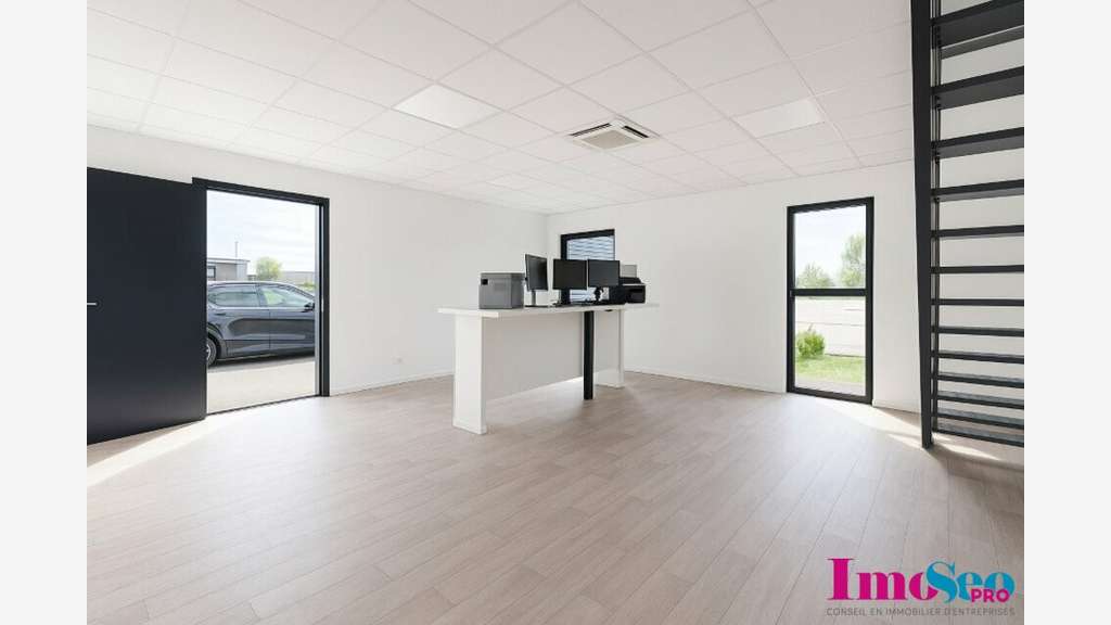 Entrepôt 260m² à louer à Villenave-d'Ornon